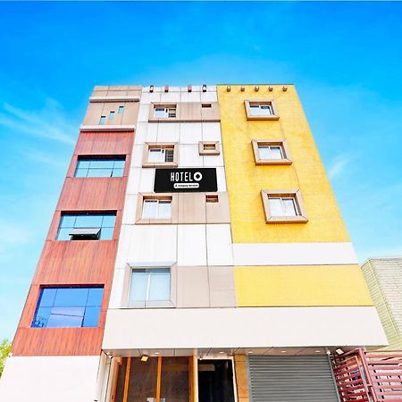 Super Hotel O Srigandhakavalu Formerly Chamundeshwari Lodging Jālahalli Exteriér fotografie